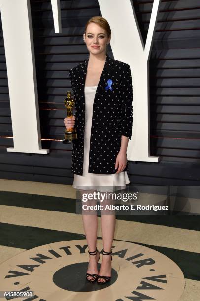 Actress Emma Stone attends the 2017 Vanity Fair Oscar Party hosted by Graydon Carter at Wallis Annenberg Center for the Performing Arts on February...