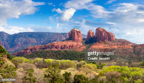cathedral rock in sedona - arizona stock-fotos und bilder