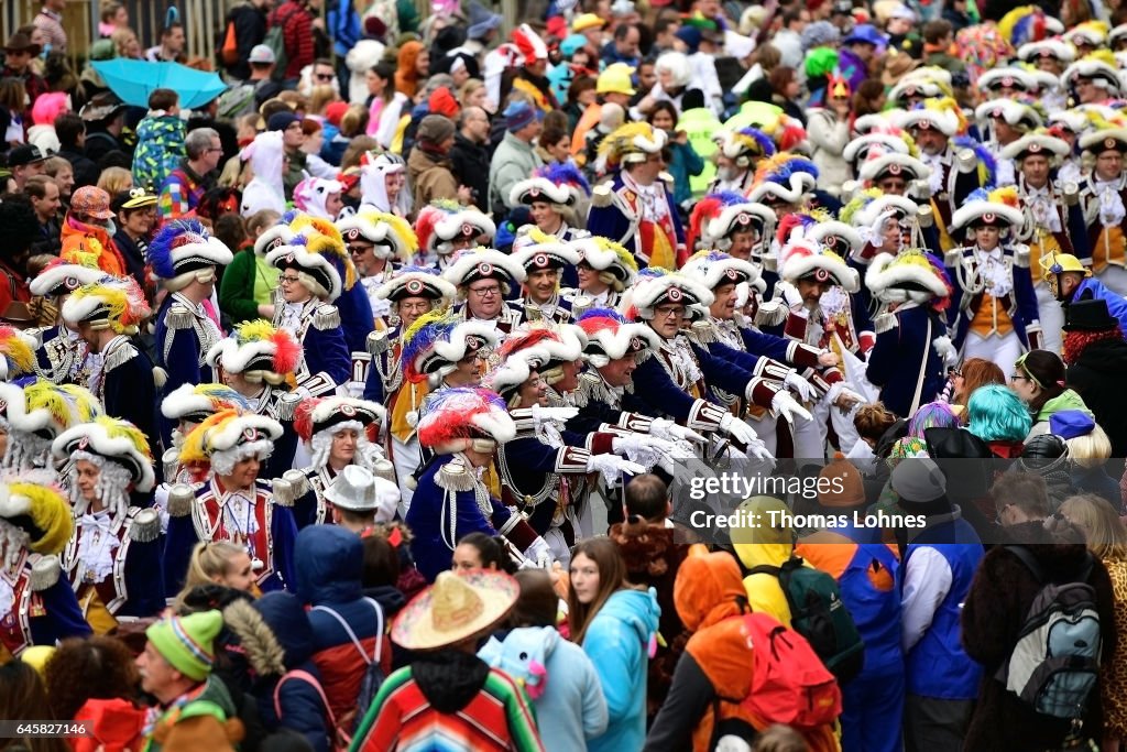Political Satire Dominates Rose Monday Carnival Parades