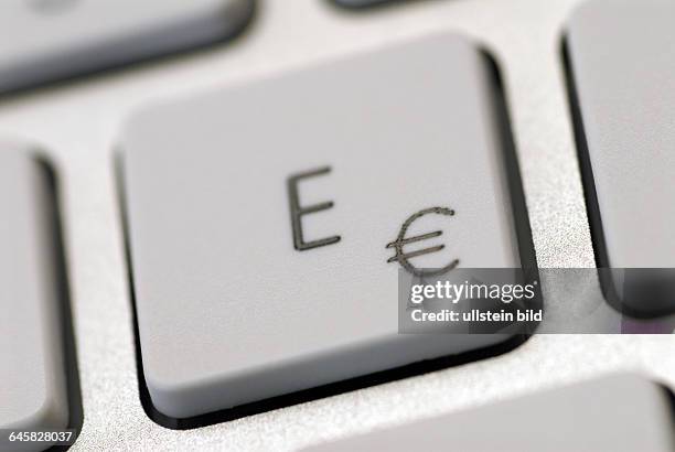 Computer, Computertastatur, Tastatur, online, Online-Banking, Geld, Finanzen, Euro, Euros, Euro-Zeichen, Zeichen, Symbol, Symbole, Taste, Tasten,...