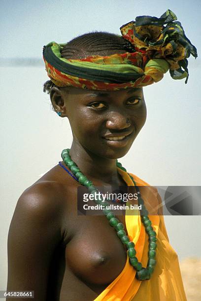 Frau aus Mali, Oben Ohne