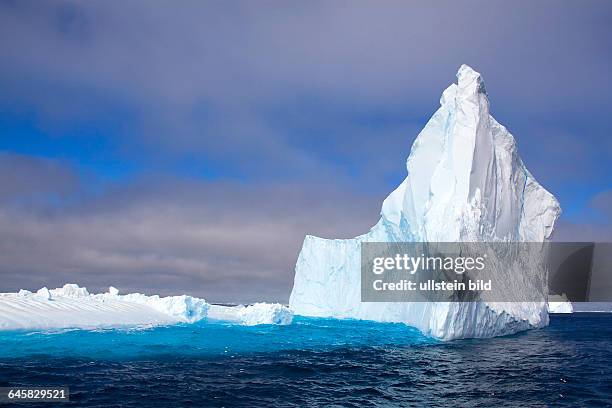 Das antarktische Meer ist das Meer der Eisberge