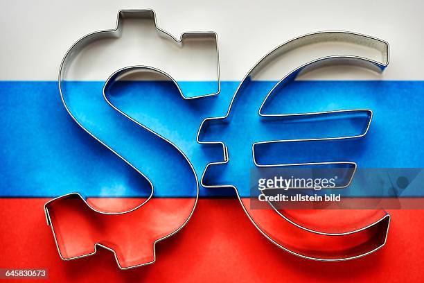 Dollar- und Euro-Zeichen auf einer russischen Fahne, Sanktionen gegen Russland