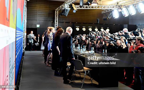 Pressekonferenz zum Film -CINDERELLA- mit Kenneth Branagh, Cate Blanchett, Helena Bonham Carter, Lily James, Stellan Skarsgard, Richard Madden, Sandy...