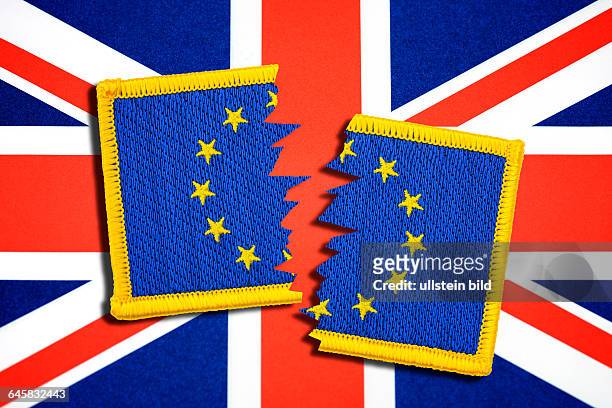 Fahne von Großbritannien mit zerrissener EU-Fahne, Diskussion um EU-Austritt