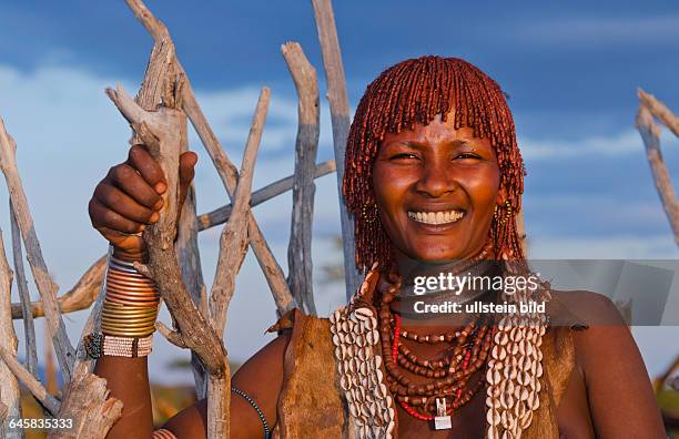 Turmi, Maedchen, Aethiopien, Omo Valley, Hamar Maedchen, Turmi Ethiopia Africa village Lower Omo Valley Hamar Hammer tribe young girl in village at...