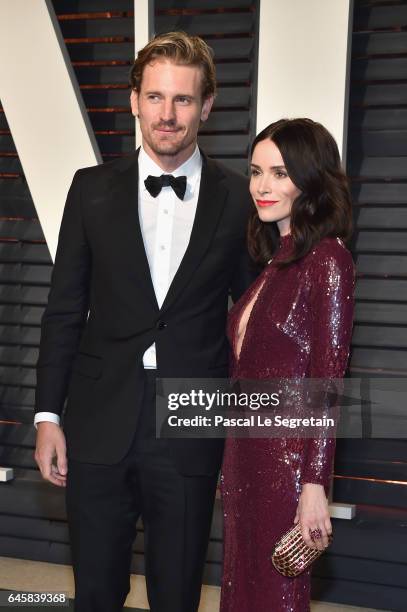 Andrew Pruett and Abigail Spencer attend the 2017 Vanity Fair Oscar Party hosted by Graydon Carter at Wallis Annenberg Center for the Performing Arts...