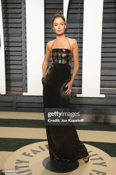 Model Nicole Trunfio attends the 2017 Vanity Fair Oscar Party hosted by Graydon Carter at Wallis Annenberg Center for the Performing Arts on February...