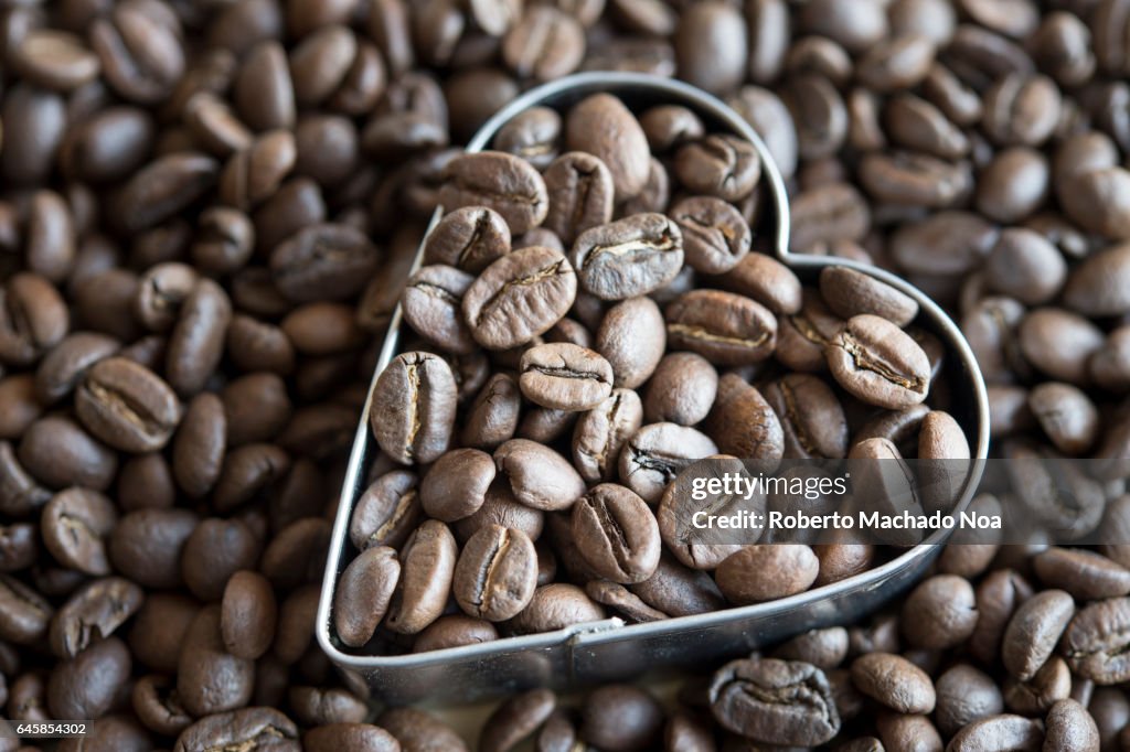 Healthy Hearty Foods: Roasted Coffee Beans and a Heart Shape