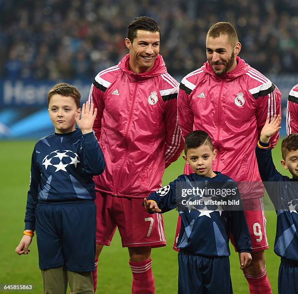 Fussball, Saison 2014/15, Champions League, 2014/15, Achtelfinale,FC Schalke 04 - Real Madrid 0:2Cristiano Ronaldo , li., und Karim Benzema mit...