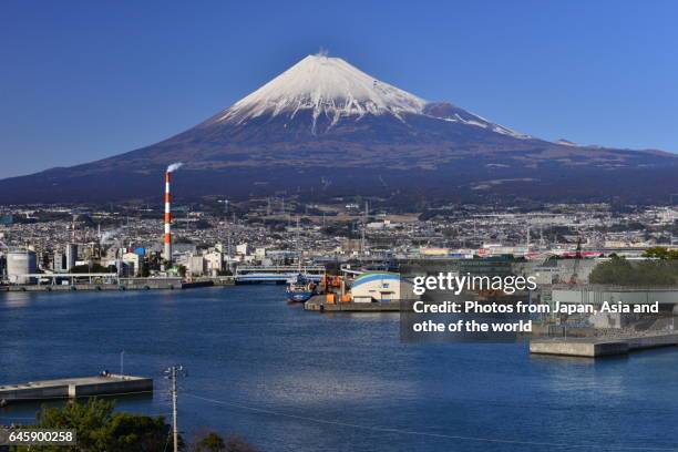 mt fuji and tagonoura bay, fuji city, shizuoka prefecture - shizuoka fotografías e imágenes de stock