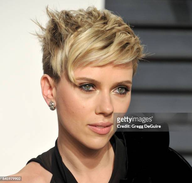 Actress Scarlett Johansson arrives at the 2017 Vanity Fair Oscar Party Hosted By Graydon Carter at Wallis Annenberg Center for the Performing Arts on...