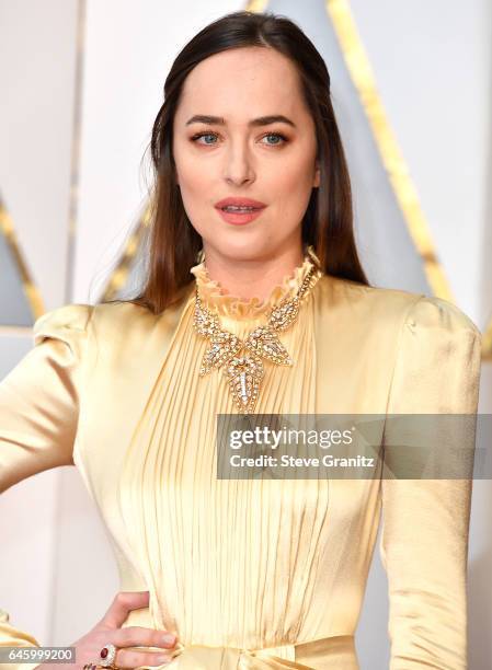 Dakota Johnson arrives at the 89th Annual Academy Awards at Hollywood & Highland Center on February 26, 2017 in Hollywood, California.