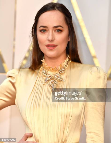 Dakota Johnson arrives at the 89th Annual Academy Awards at Hollywood & Highland Center on February 26, 2017 in Hollywood, California.