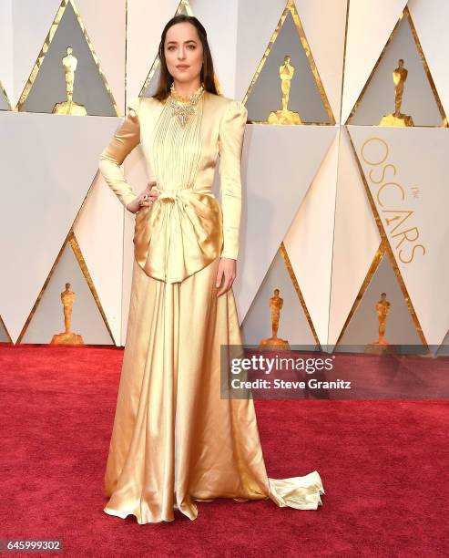 Dakota Johnson arrives at the 89th Annual Academy Awards at Hollywood & Highland Center on February 26, 2017 in Hollywood, California.