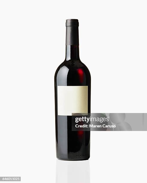 bottle of red wine - red wine stock-fotos und bilder