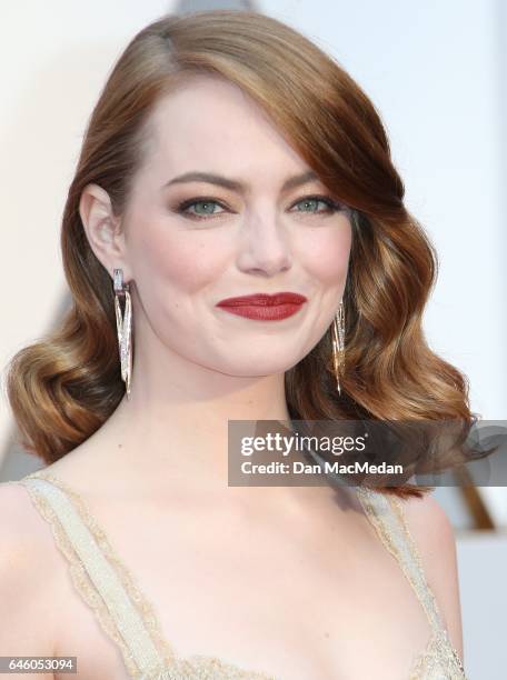 Actress Emma Stone arrives at the 89th Annual Academy Awards at Hollywood & Highland Center on February 26, 2017 in Hollywood, California.