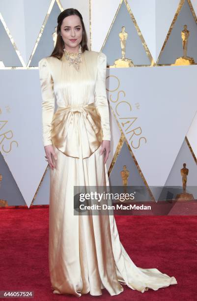 Actress Dakota Johnson arrives at the 89th Annual Academy Awards at Hollywood & Highland Center on February 26, 2017 in Hollywood, California.