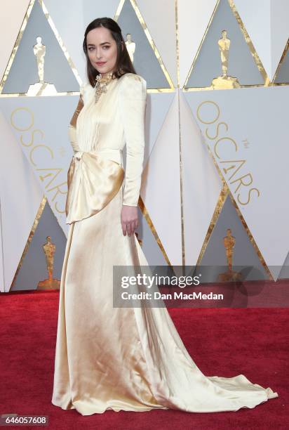 Actress Dakota Johnson arrives at the 89th Annual Academy Awards at Hollywood & Highland Center on February 26, 2017 in Hollywood, California.