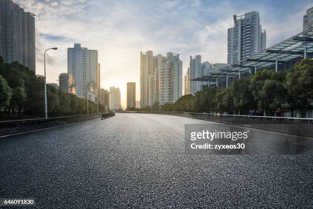 shanghai pudong road of the city,lujiazui,china - east asia, - boulevard fotografías e imágenes de stock