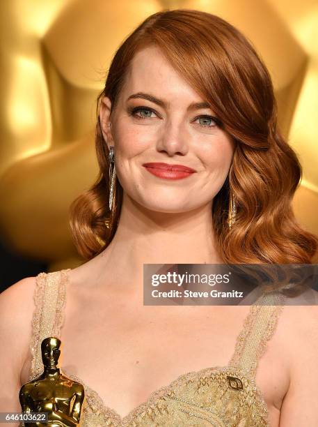 Emma Stone poses at the 89th Annual Academy Awards at Hollywood & Highland Center on February 26, 2017 in Hollywood, California.