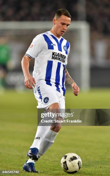 Bjarne Thoelke of Karlsruher in action during the Second Bundesliga match between FC St. Pauli and Karlsruher SC at Millerntor Stadium on February...