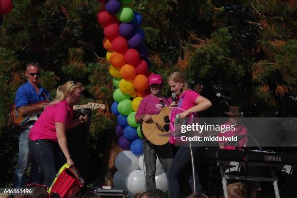 celebration event for the children - kustlijn stock pictures, royalty-free photos & images