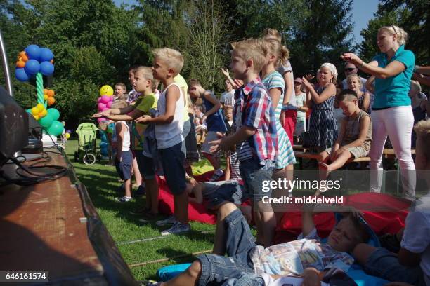 feier für die kinder - het uitzicht bewonderen stock-fotos und bilder