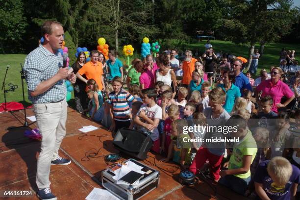 celebration event for the children - kustlijn stock pictures, royalty-free photos & images