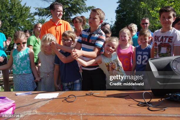 feier für die kinder - het uitzicht bewonderen stock-fotos und bilder