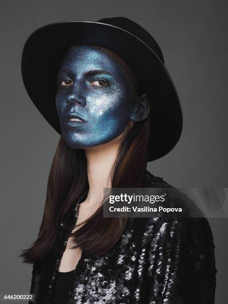 woman with glitter on her face - wide brim stock pictures, royalty-free photos & images