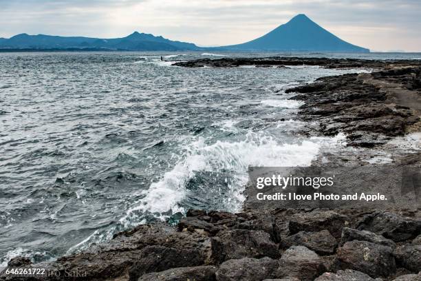 kagoshima mt. kaimondake - 鹿児島県 fotografías e imágenes de stock