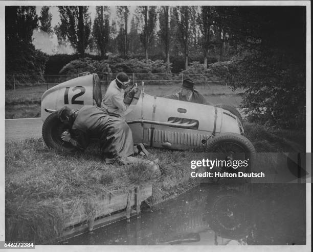 George Abecassis Racing Driver 1,200 Ge Lake Stock Photos, High-Res Pictures, and Images - Getty Images