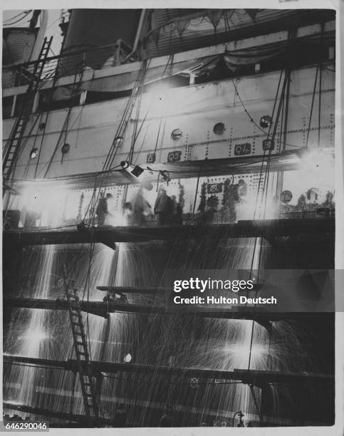 Ships Riveter 150 Ship Rivets Stock Photos, High-Res Pictures, and Images - Getty Images