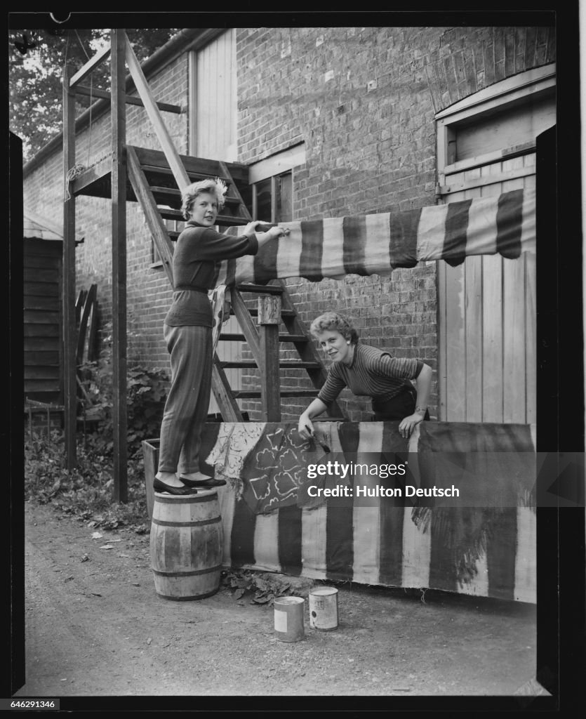 Amateur Players Build Own Theatre.