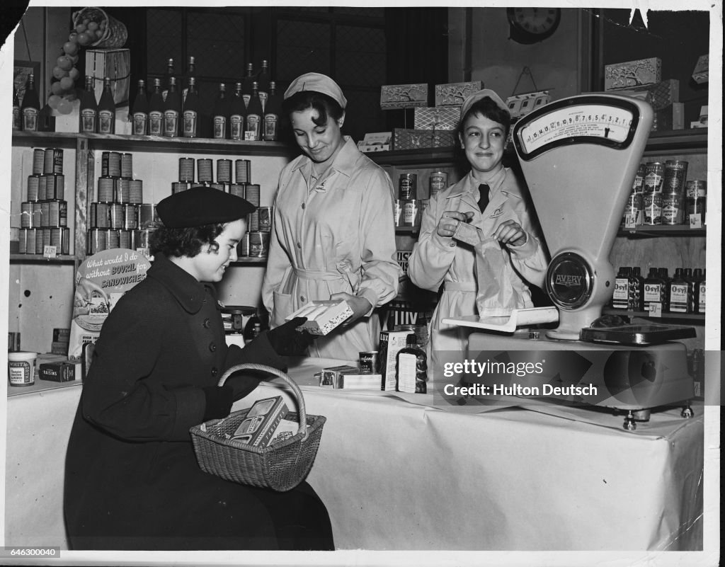 June Davis June Davis and Diane Sturman serve fellow student Rosemary Mansfield ...