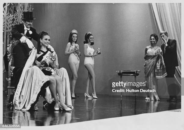 64 1967 Miss World Stock Photos, High-Res Pictures, and Images ...