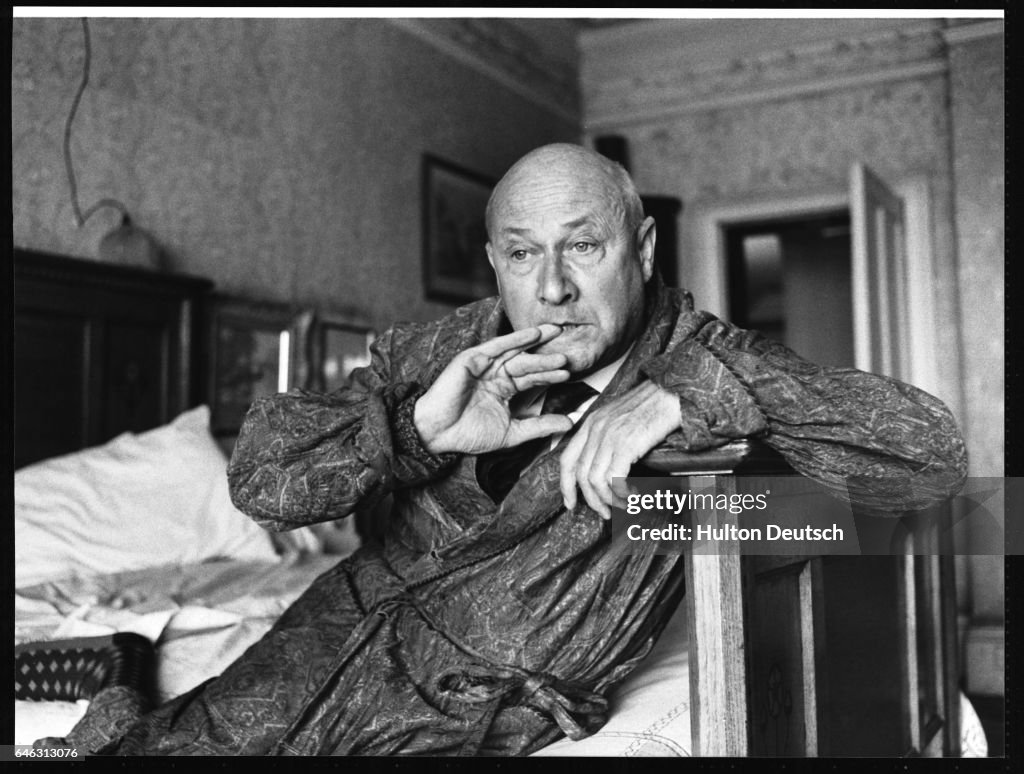 is donald pleasence still alive