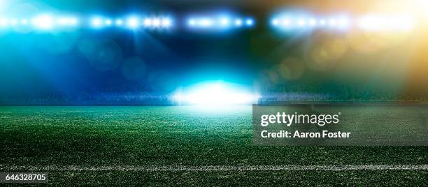 stadium - reflector fotografías e imágenes de stock