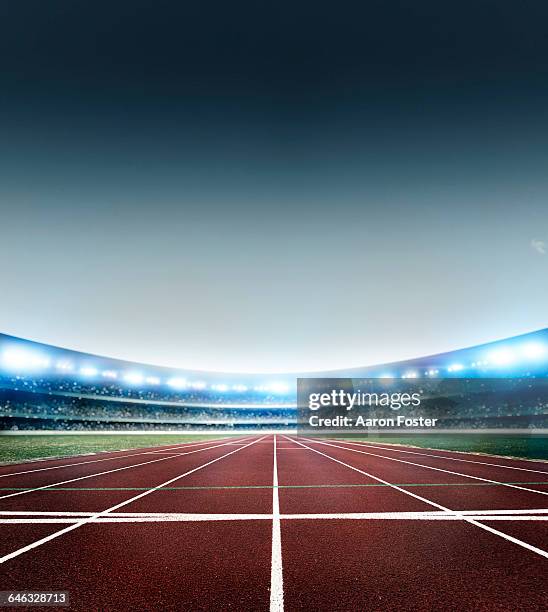 stadium - on track stockfoto's en -beelden