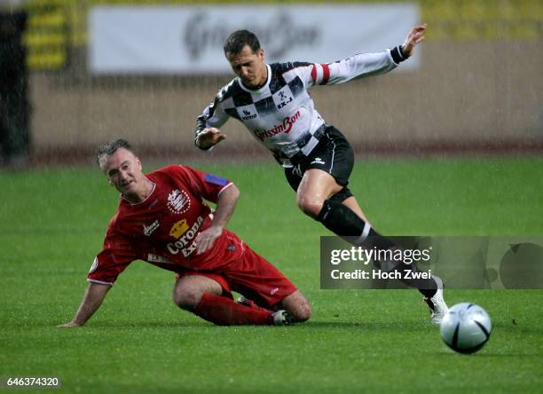 Motorsport , Formel 1, Fussball: Benefizspiel, Star Team fuer Kinder vs Team Formel 1 Fahrer, 4:1 , Michael Schumacher und Monacos Trainer Didier...