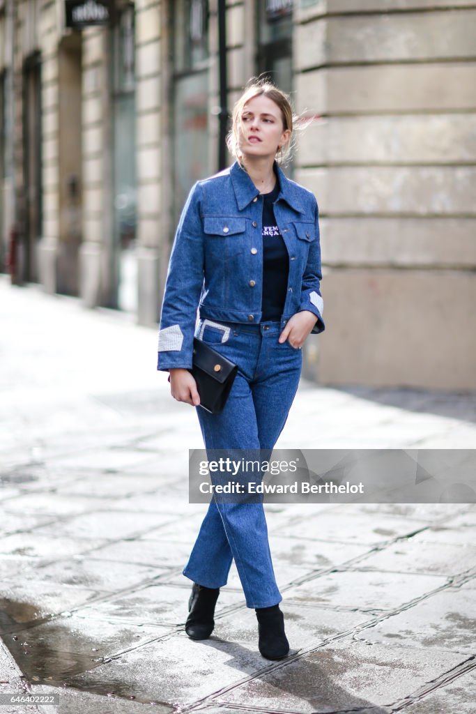 Street Style : Day One - Paris Fashion Week Womenswear Fall/Winter 2017/2018
