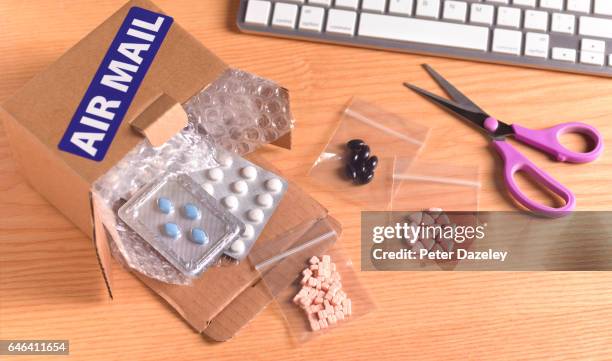 buying fake counterfeit drugs and internet - dark web stock pictures, royalty-free photos & images