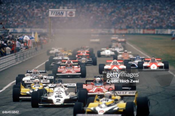 Formel 1, Grand Prix Deutschland 1981, Hockenheimring, Start Alain Prost, Renault RE30 Carlos Reutemann, Williams-Ford FW07C Rene Arnoux, Renault...