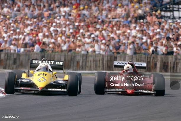 Formel 1, Grand Prix England 1983, Silverstone, Alain Prost, Renault RE40 Rene Arnoux, Ferrari 126C3 www.hoch-zwei.net , copyright: HOCH ZWEI / Ronco