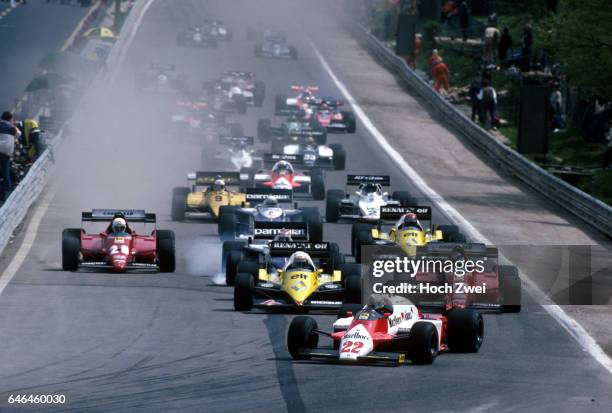 Formel 1, Grand Prix Belgien 1983, Spa-Francorchamps, Start Andrea de Cesaris, Alfa Romeo 183T Alain Prost, Renault RE40 Patrick Tambay, Ferrari...