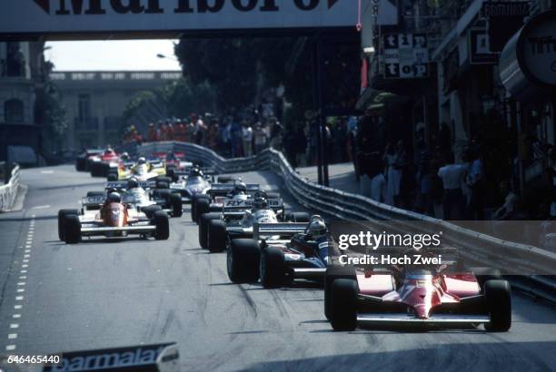 Formel 1, Grand Prix Monaco 1981, Monte Carlo, Start Gilles Villeneuve, Ferrari 126CK Nigel Mansell, Lotus-Ford 87 Carlos Reutemann, Williams-Ford...