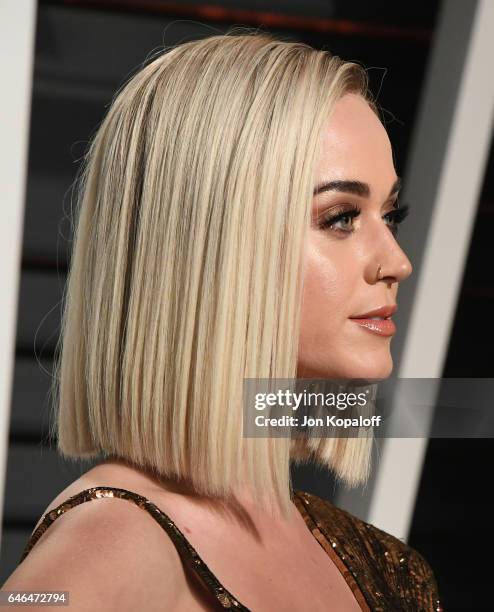 Singer Katy Perry arrives at the 2017 Vanity Fair Oscar Party Hosted By Graydon Carter at Wallis Annenberg Center for the Performing Arts on February...