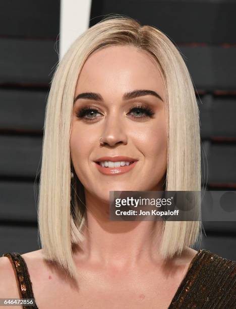 Singer Katy Perry arrives at the 2017 Vanity Fair Oscar Party Hosted By Graydon Carter at Wallis Annenberg Center for the Performing Arts on February...