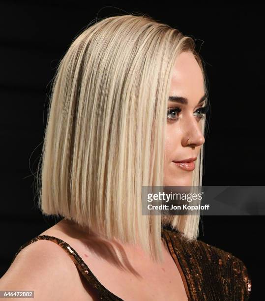 Singer Katy Perry arrives at the 2017 Vanity Fair Oscar Party Hosted By Graydon Carter at Wallis Annenberg Center for the Performing Arts on February...